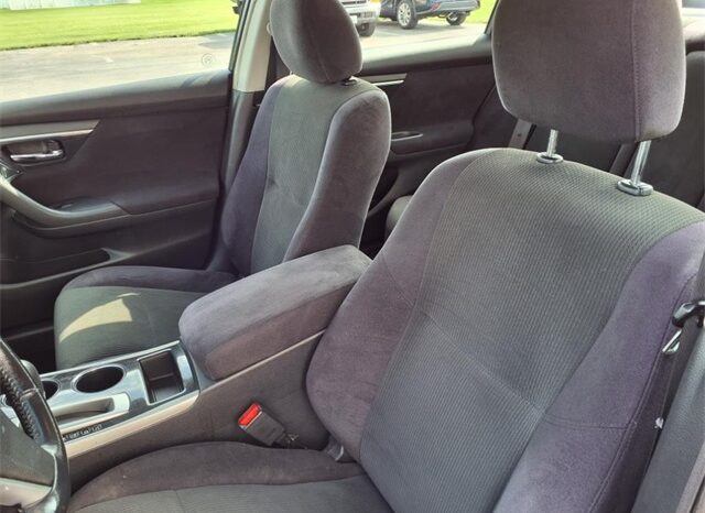 
								Nissan Altima full									