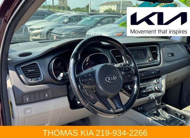 
								Kia Sedona full									