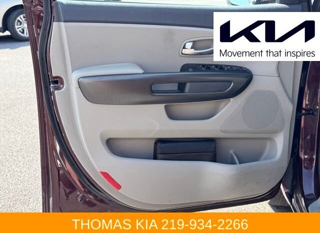 
								Kia Sedona full									
