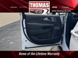 
										Chrysler Pacifica full									