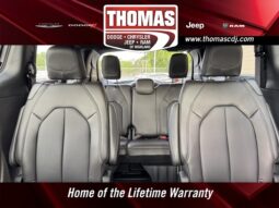 
										Chrysler Pacifica full									