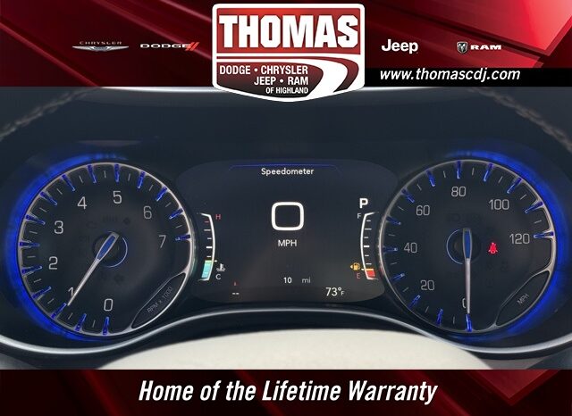 
								Chrysler Pacifica full									
