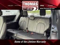 
										Chrysler Pacifica full									