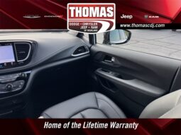 
										Chrysler Pacifica full									