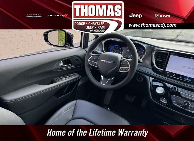 
								Chrysler Pacifica full									