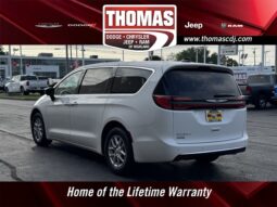 
										Chrysler Pacifica full									