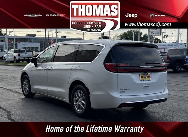 
								Chrysler Pacifica full									