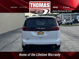 
										Chrysler Pacifica full									