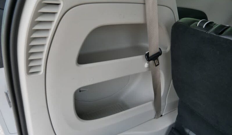 
								Chrysler Pacifica full									
