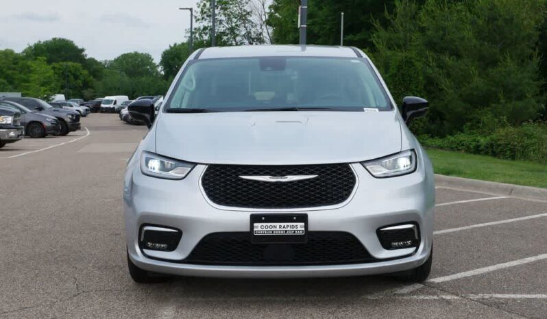 
								Chrysler Pacifica full									