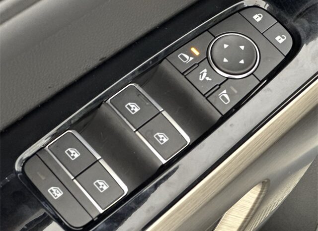 
								Nissan Pathfinder full									