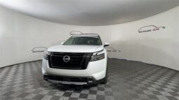 
										Nissan Pathfinder full									