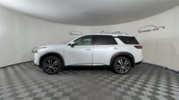 
										Nissan Pathfinder full									