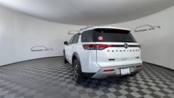 
										Nissan Pathfinder full									