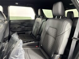 
										Nissan Pathfinder full									