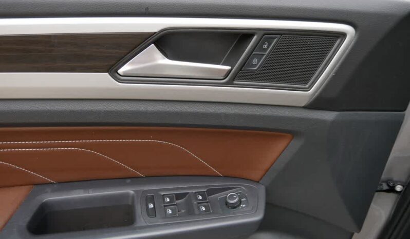 
								Volkswagen Atlas full									