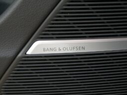 
										Audi Q8 full									