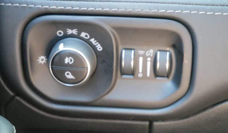
								RAM 1500 full									