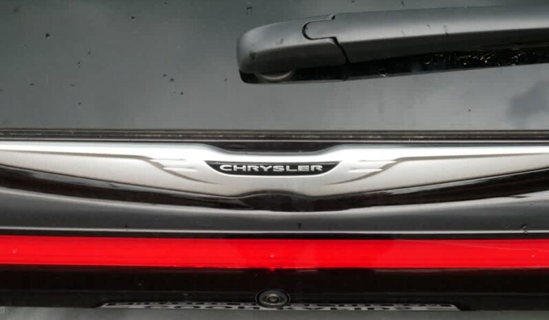 
								Chrysler Pacifica full									