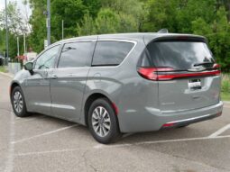 
										Chrysler Pacifica full									