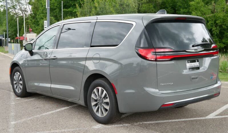 
								Chrysler Pacifica full									