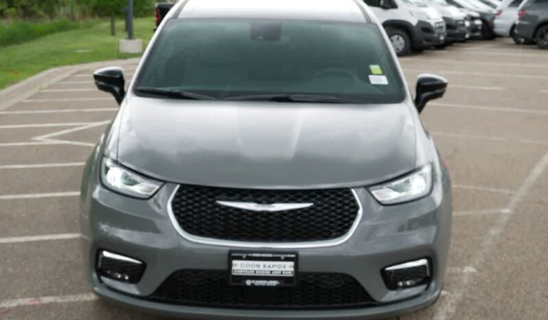 
								Chrysler Pacifica full									