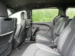 
										Chrysler Pacifica full									