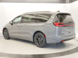 
										Chrysler Pacifica full									