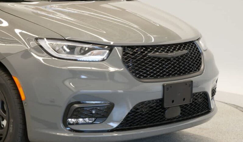 
								Chrysler Pacifica full									