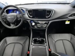 
										Chrysler Pacifica full									
