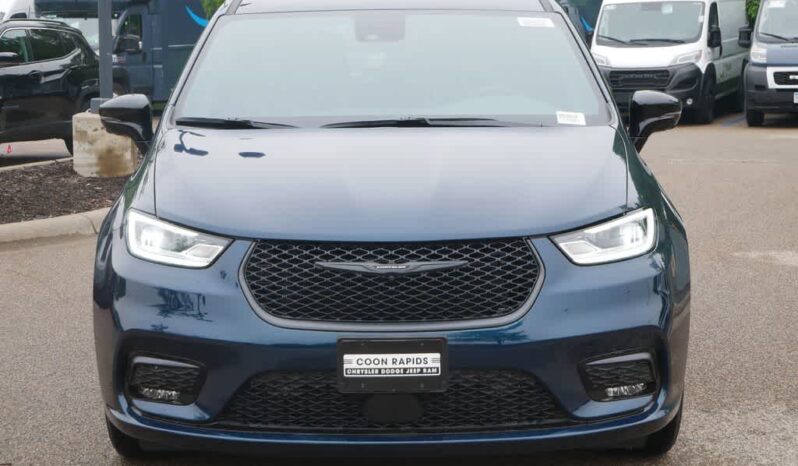 
								Chrysler Pacifica full									
