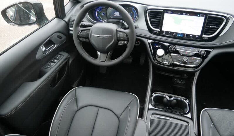 
								Chrysler Pacifica full									