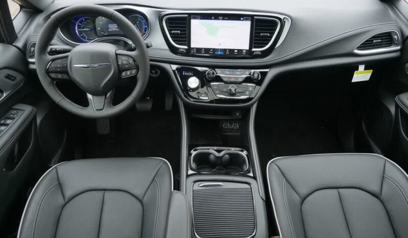 
								Chrysler Pacifica full									