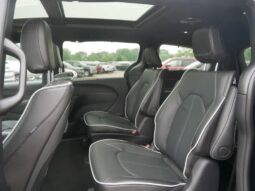 
										Chrysler Pacifica full									