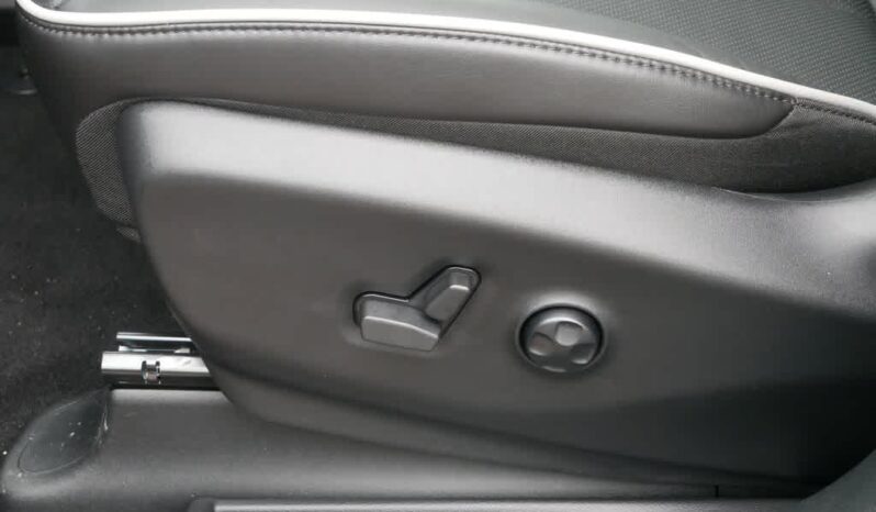 
								Chrysler Pacifica full									
