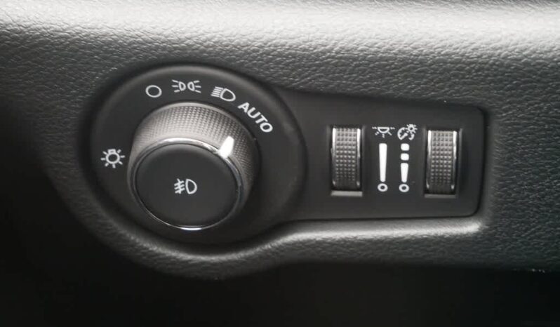 
								Chrysler Pacifica full									