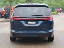 
										Chrysler Pacifica full									