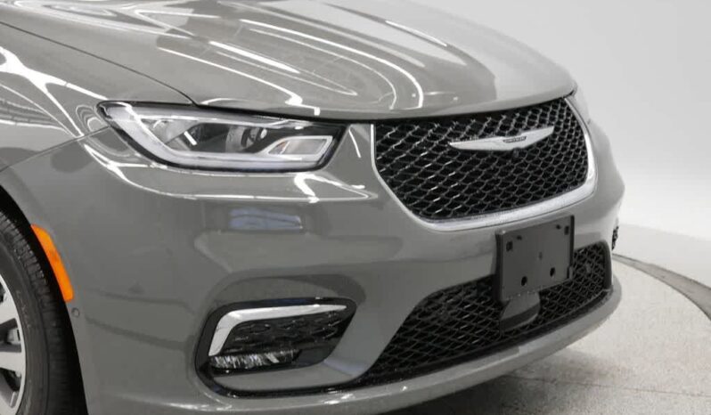 
								Chrysler Pacifica full									