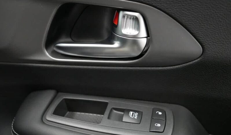 
								Chrysler Pacifica full									