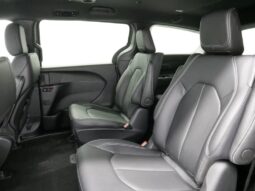 
										Chrysler Pacifica full									
