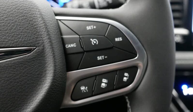 
								Chrysler Pacifica full									