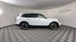 
										Kia Telluride full									