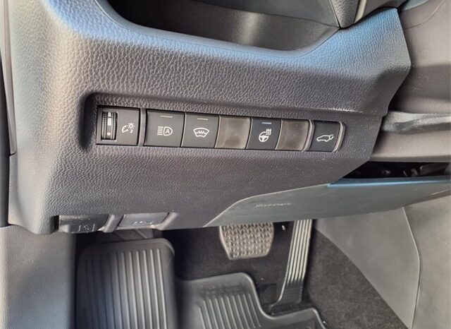 
								Toyota RAV4 full									