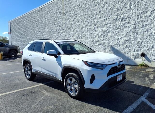 
								Toyota RAV4 full									
