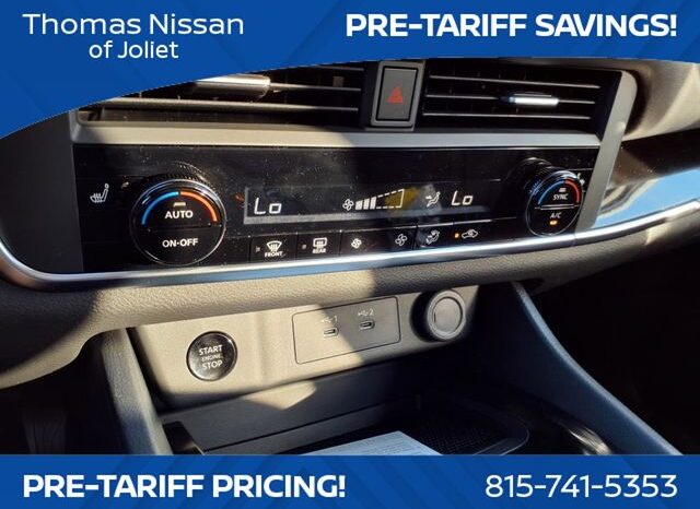 
								Nissan Rogue full									