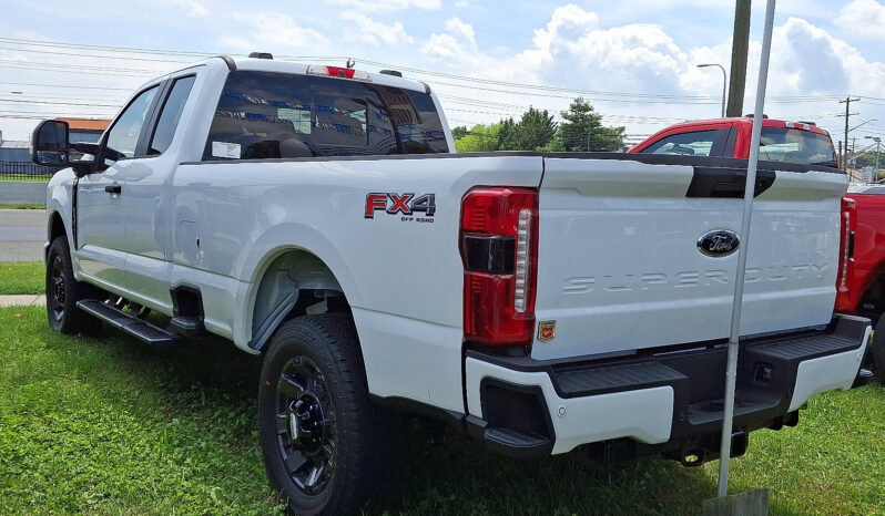 
 Ford Super Duty F-350 full									