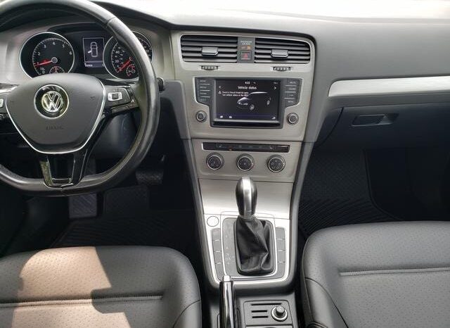 
 Volkswagen Golf full									