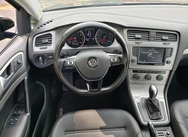 
 Volkswagen Golf full									
