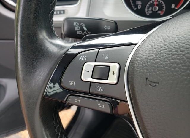 
 Volkswagen Golf full									
