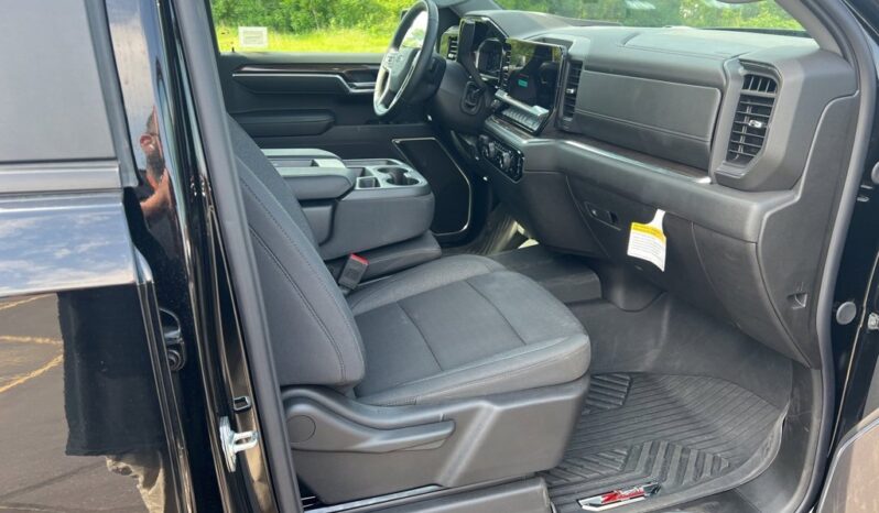 
 Chevrolet Silverado 1500 full									
